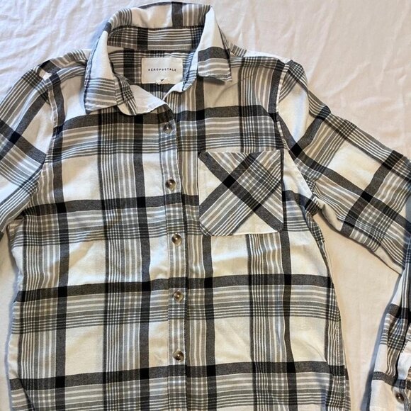 Women’s Size S Aeropostale black and white plaid button-up shirt - Picture 1 of 1